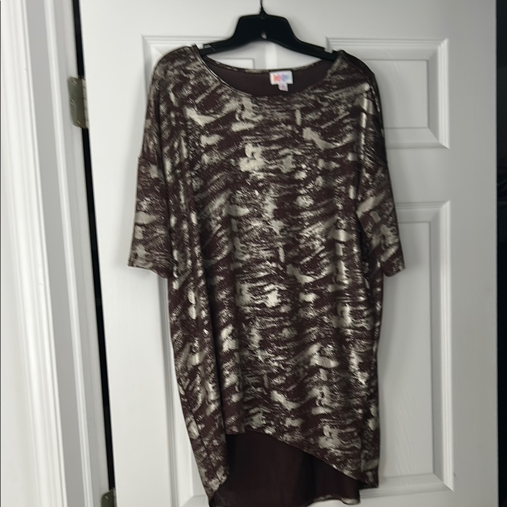 LuLaRoe Maroon and Silver Patterned Tunic Top